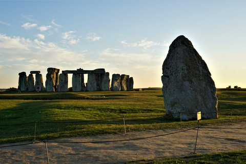 Southampton: Cruise Transfer to London via Stonehenge
