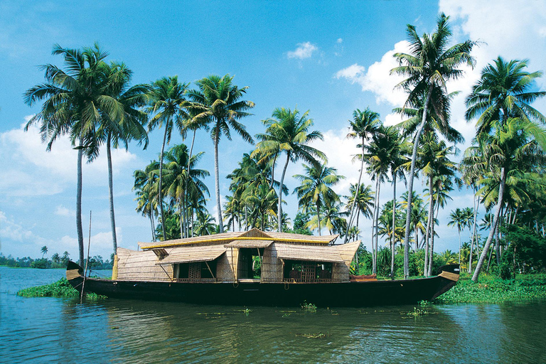 Tour delle acque e delle spiagge del Kerala 7N/8D