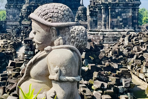 Yogyakarta; Alba/ Salita al Borobudur e Tempio di PrambananAlba a Borobudur, salita in cima e tour del tempio di Prambanan