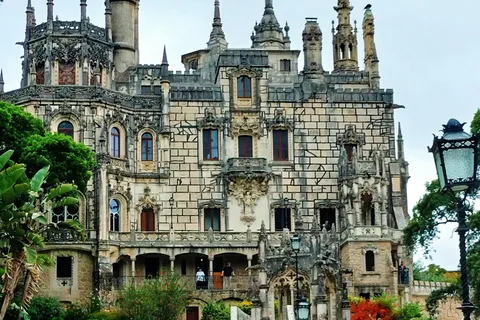 Da Lisbona: Palazzo Pena, Regaleira, Cabo da Roca e Cascais.