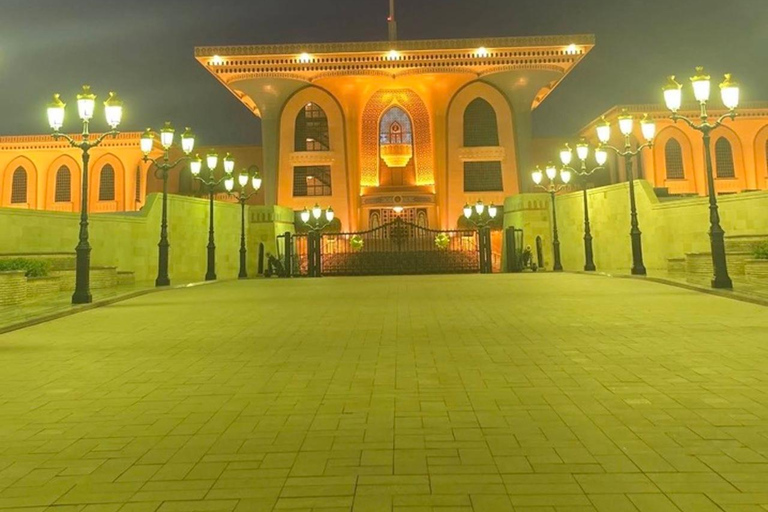 Muscat Evening Experience: Souq Walk, Coastal Views & Local