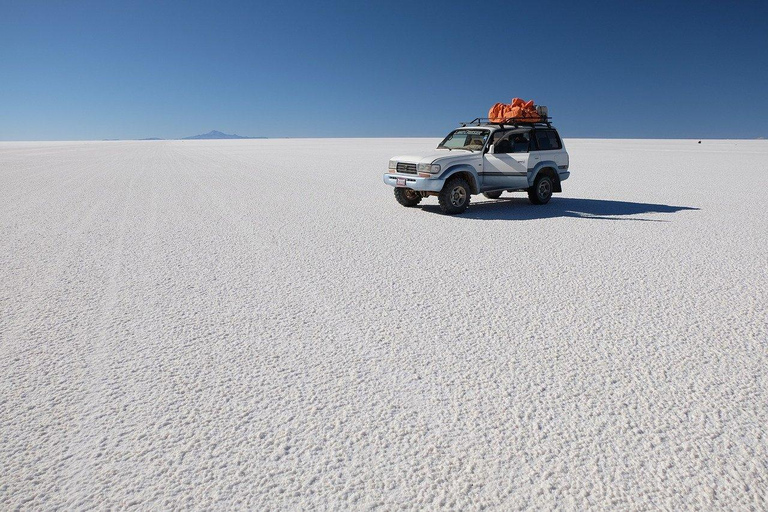 Da La Paz: Tour di 3 giorni delle Saline di Uyuni con biglietti per l&#039;autobusTOUR IN INGLESE