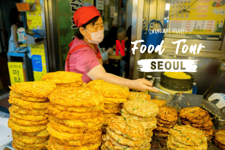 Seoul: Gwangjang Market Netflix Food Tour Group Tour with 3 street food tasting