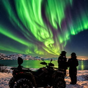 Una espectacular aventura con auroras boreales en quad.