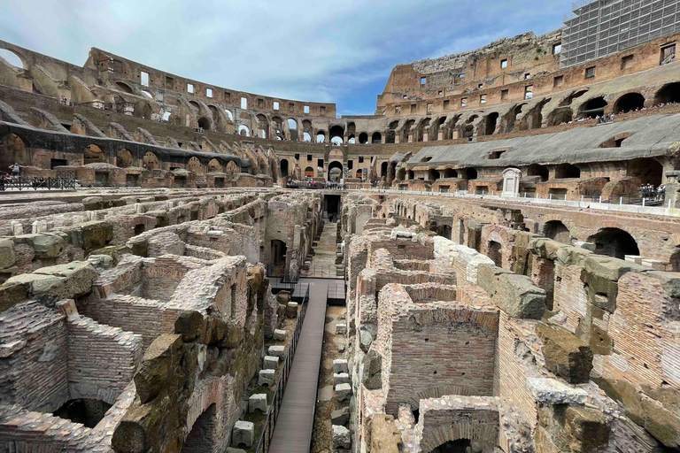 Roma: Coliseo Express Visita guiada en grupo reducidoRoma: Visita guiada rápida en grupo reducido al Coliseo