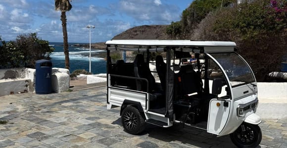 Discover the History and Viewpoints of Las Palmas (GC) by Tuk Tuk (90 min.)