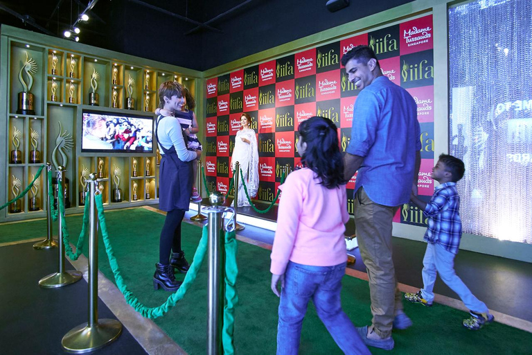 Singapura: Bilhete de entrada para o museu de cera Madame TussaudsBilhete Standard + Marvel Universe 4D + Corrida VR