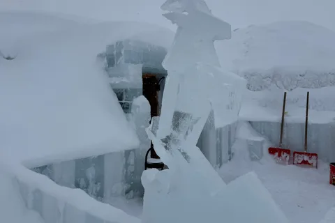 Sibiu: Ice Hotel Balea Lake Day Tour