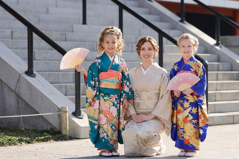 Tokyo: Asakusa Kimono Rental with Hairstyling & Photoshoot Female Basic Packages