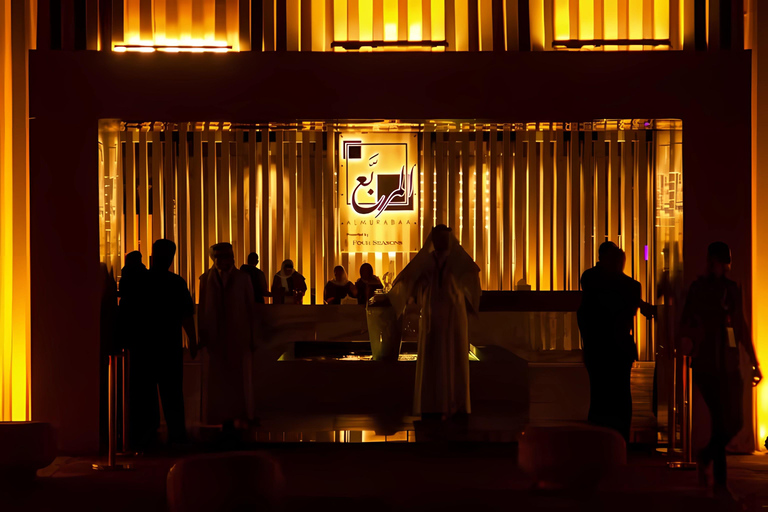 Riyadh: Heritage Tour from National Museum to Souq Ushaiger Private car transfer with tour guide (price for two people)