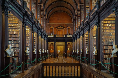 Dublin : visite du Livre de Kells, du château de Dublin et de l'église du ChristTour en anglais