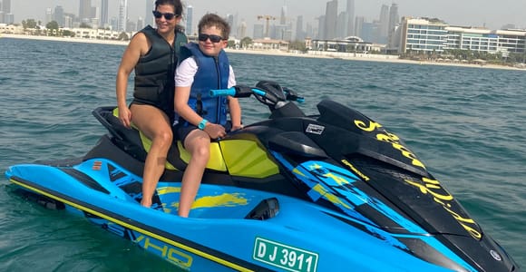 Dubaï : Burj Khalifa Jet Ski Ride with Free Photos & Videos
