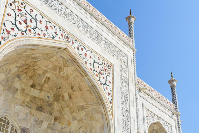 Agra: - Taj Mahal guidad tur (hoppa över linjen inträdesbiljetter)