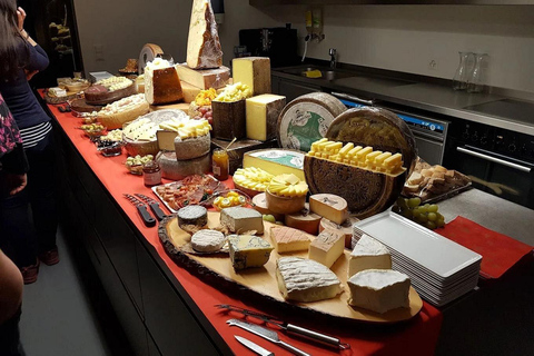 From Basel: Private Day Trip in Bern with Cheese Tasting