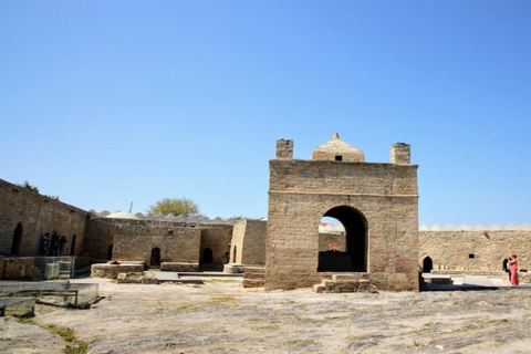 From Baku: Ateshgah Fire Temple and Yanar Dag Tour