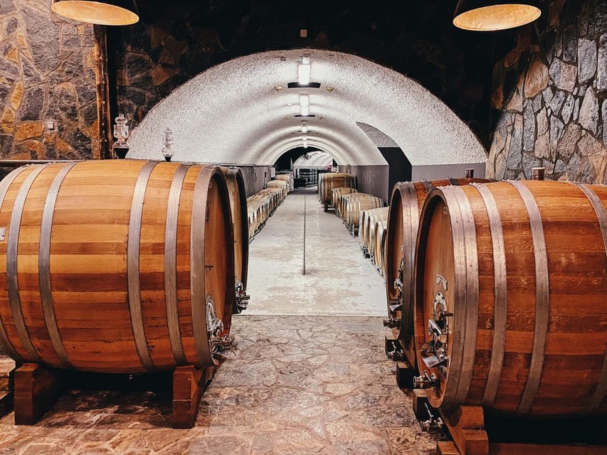 Winery Tour and Tasting at Winery Lipovac - Housity