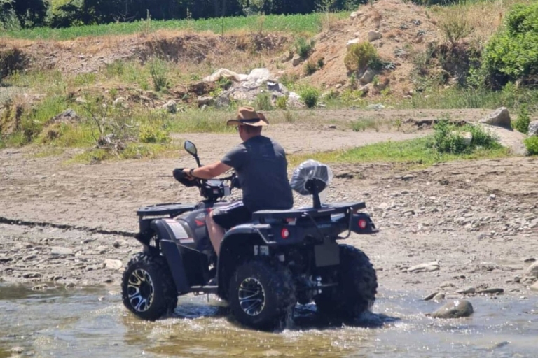 Berats ATV-Eskapade: Flüsse, Seen und Hügel bezwingen