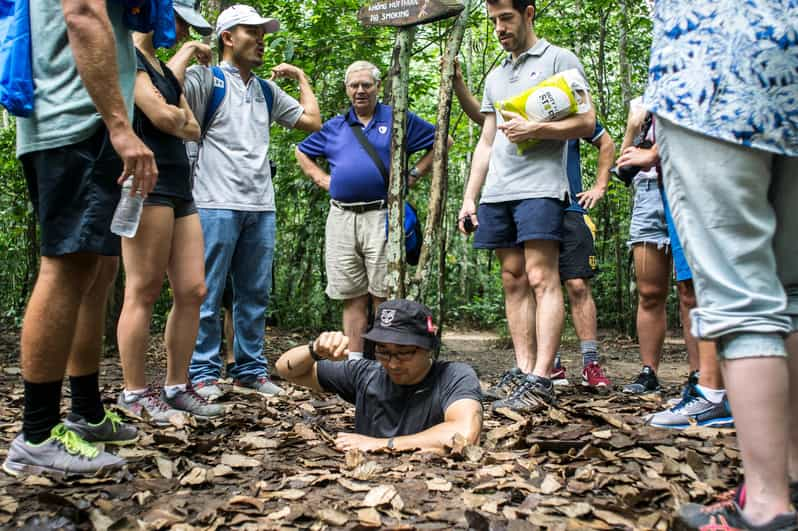 ホーチミン：クチトンネル、カオダイ寺院、黒聖山 | GetYourGuide