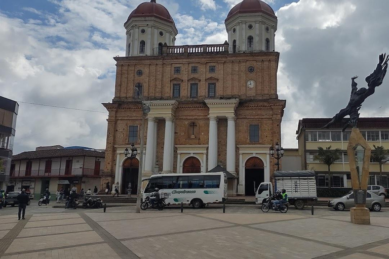 MEDELLIN: WYCIECZKA MLECZARSKA + SZWAJCARIA KOLUMBIJSKA