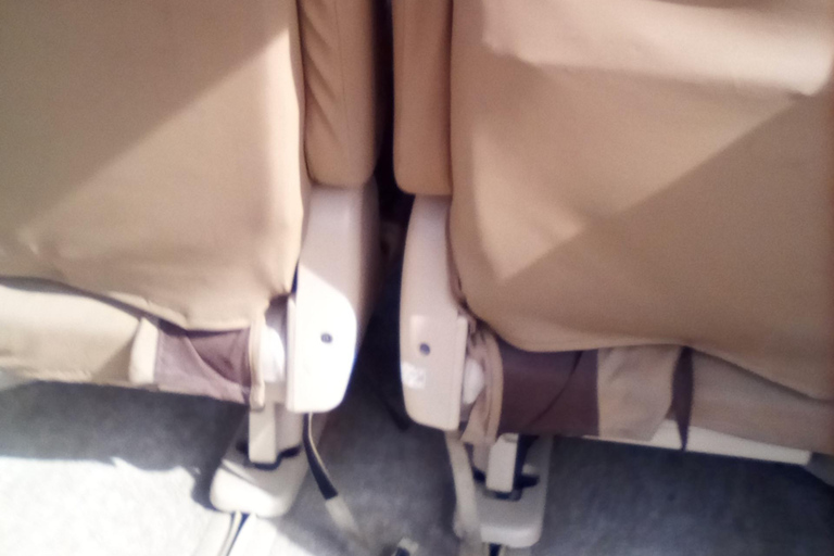 Trasferimento privato in furgone da Montego Bay all&#039;aeroporto di Negril e ritornoTransfer privato di andata e ritorno in furgone dall&#039;aeroporto di Montego Bay a Negril