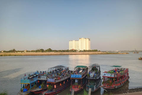 Phnom Penh : visite guidée de 2 jours avec le palais royal et le marché