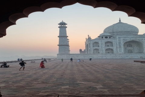 Von Delhi aus: Fort & Taj Mahal Geführte Tagestour