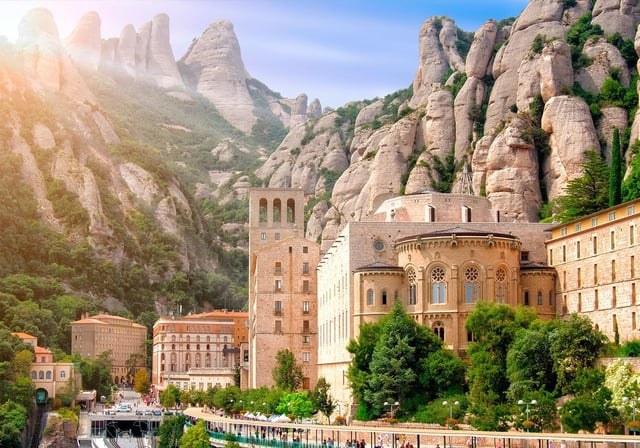 Barcelona: Tagestour zum Kloster Montserrat und Naturpark