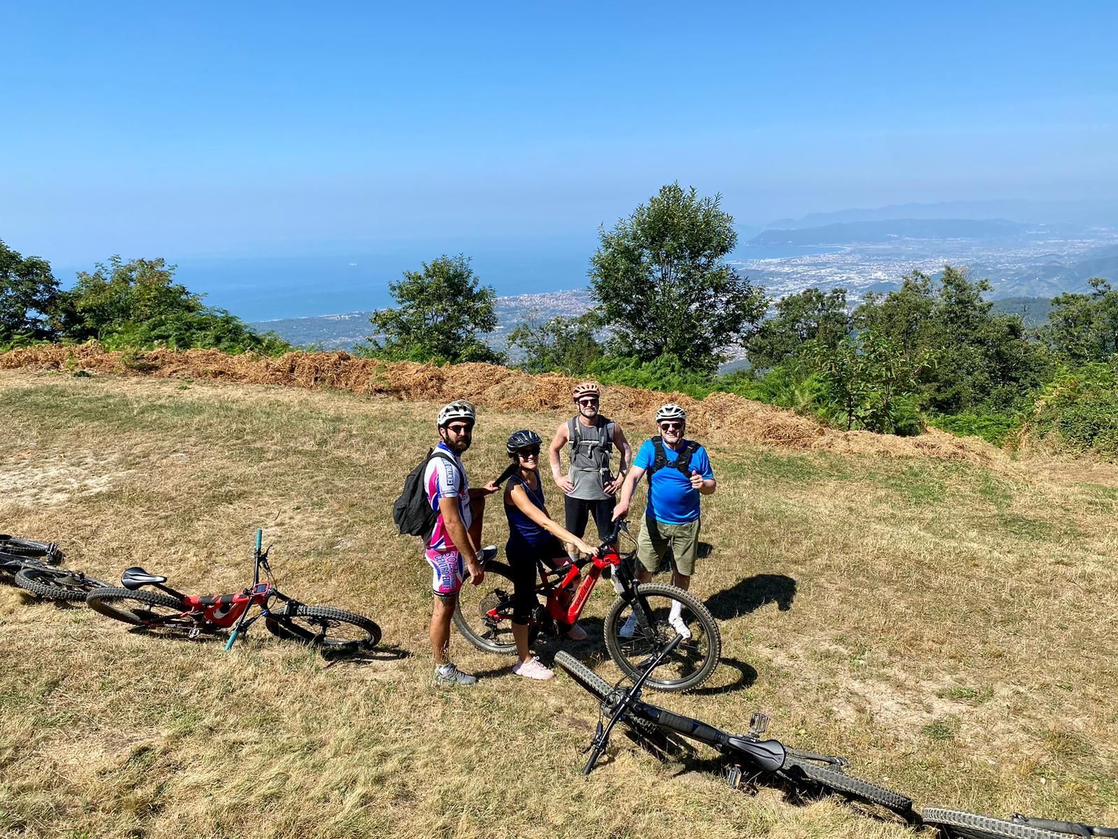 Vom Meer zu den Apuanischen Alpen: EBike Tour auf dem Monte Folgorito