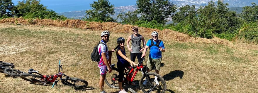 De la mer aux Alpes Apuanes : EBike Tour sur le Mont Folgorito