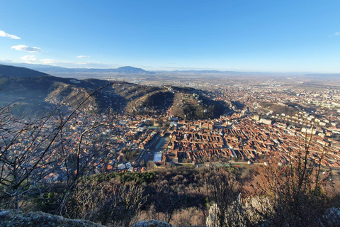 Excursão de caminhada pela montanha de Brasov com DaisyPasseio de caminhada nas montanhas de Brasov com a Daisy