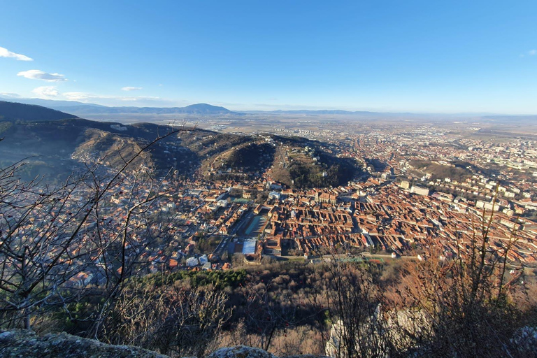 Excursão de caminhada pela montanha de Brasov com DaisyPasseio de caminhada nas montanhas de Brasov com a Daisy