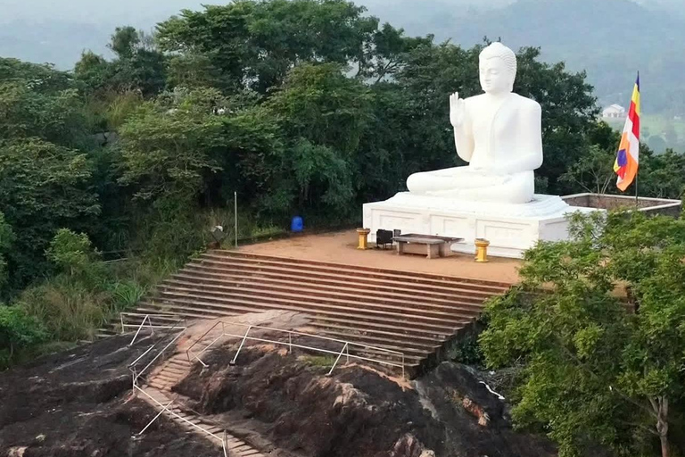 From Colombo: Anuradhapura Private Transfer & Temple Tour
