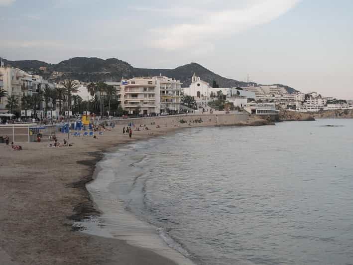 Barcelona: Sitges and Gaudí’s Crypt Shore Excursion