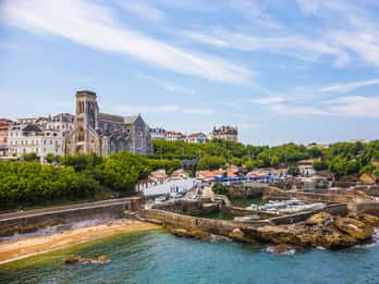 Biarritz: Express Walk with a Local in 60 minutes