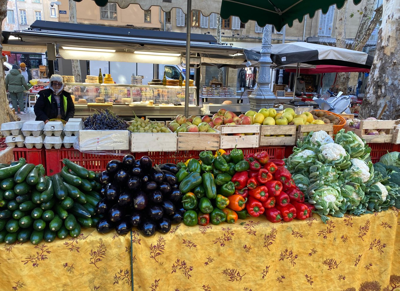 Vandretur på det provencalske marked med smagsprøver