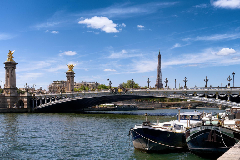 Paris : Croisière matinale sur la Seine avec petit-déjeuner français