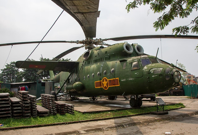 Hanoi War Remnants tour: Hilton Prison & Local Train Street