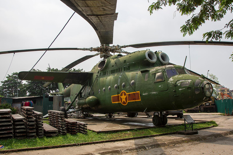 Hanoi War Remnants tour: Hilton Prison & Local Train Street