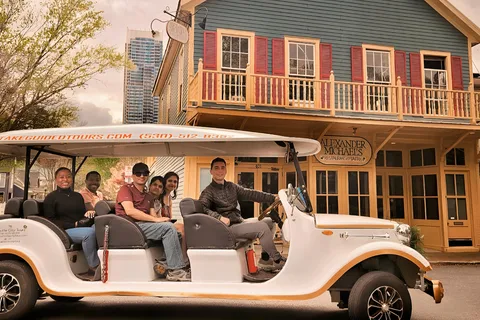 NYC:Iconic Manhattan Guided City Tour by Unique Vintage Cart