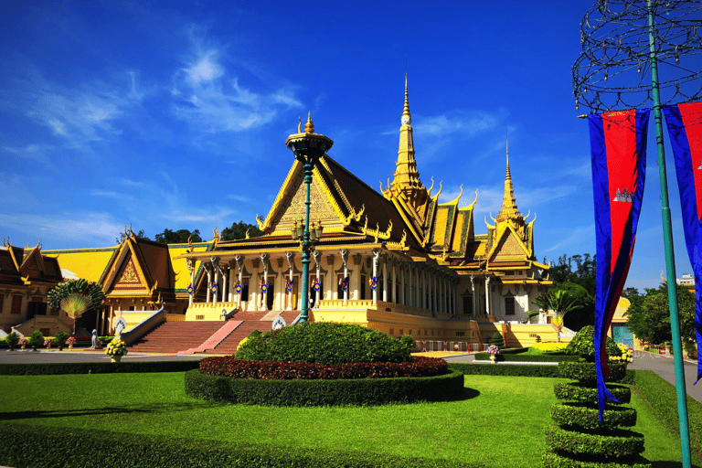 Phnom Penh: Killing Fields and S21 Genocide Museum Tour