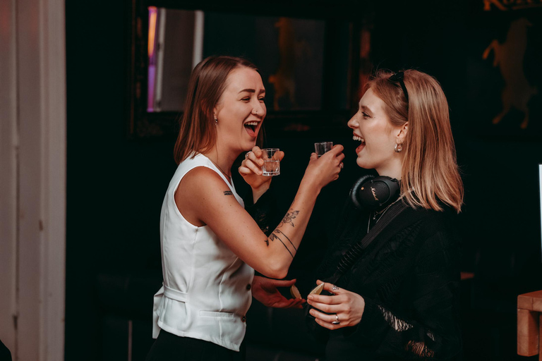 Krakau: Kneipentour am Tag mit 1 Stunde offener Bar &amp; KaraokeKrakau: Kneipentour am Tag mit 1 Stunde offener Bar und Karaoke