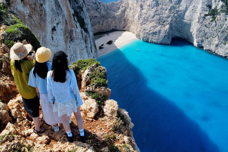 Zakynthos: excursão semiprivada à praia dos naufrágios e às cavernas azuis