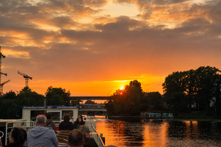Berlin: Saturday Evening Bridge Tour Berlin: Saturday Night Bridge Tour