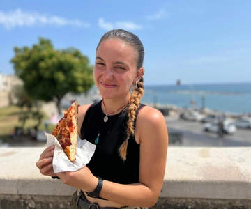 Bari: Street Food Walking Tour with Wine Tasting