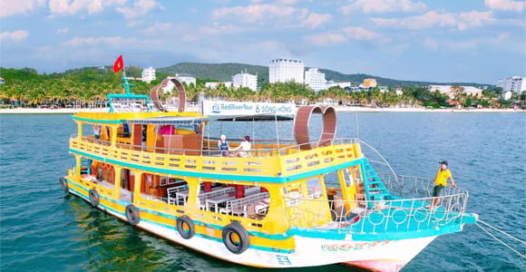 Phu Quoc: Private Sunset Wooden Boat BBQ and Fireworks Tour