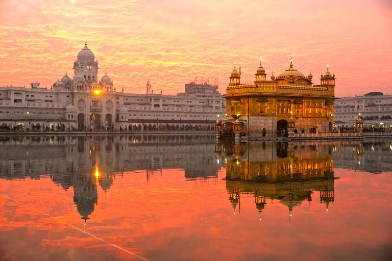 Amritsar: Golden Temple & Wagah Border 3-Day Tour with Hotel