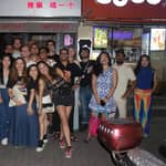 4 ore di Shanghai Pub Crawl (giro dei bar e dei locali notturni)