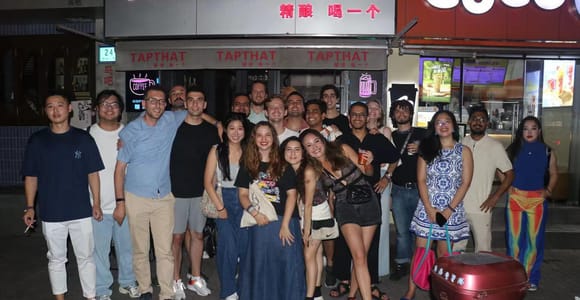4-stündige Shanghai-Kneipentour (Nachtclub- & Bar-Tour) für große Gruppen