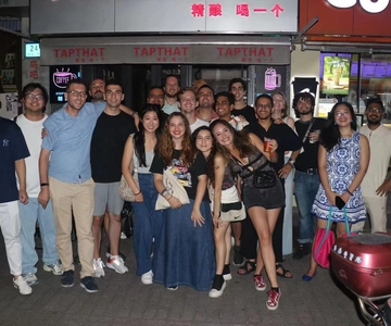 4-Hour Shanghai Pub Crawl (bars & nightclub hopping)