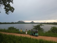 Nicht-touristische Sigiriya auf Tutuk - Hizvo